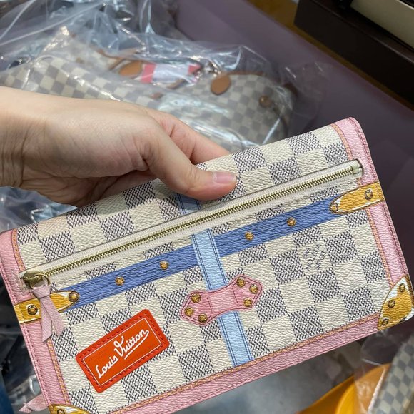 Authentic Louis Vuitton Azur wallet on chain trunk - Picture 6 of 12